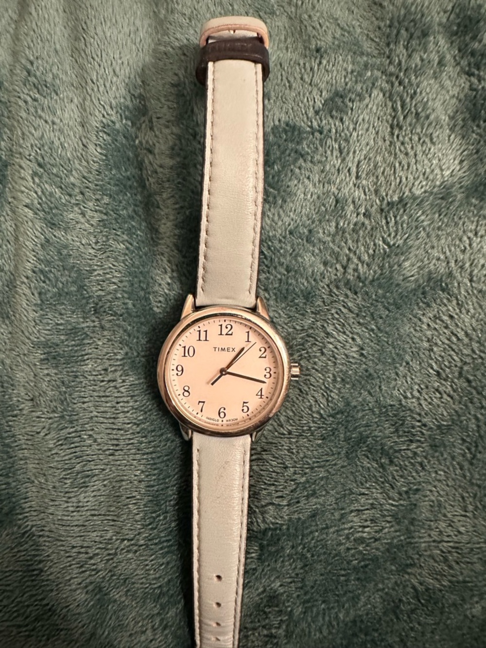 Timex easy reader Watch with silver case, White Dial, Light Blue Leather Strap